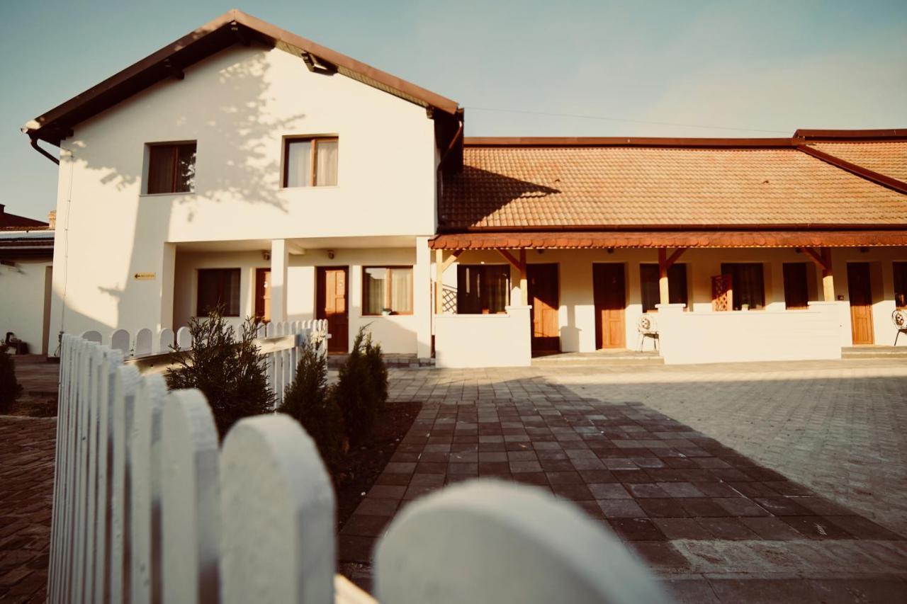 Pensiunea Rustic Hunedoara Luaran gambar
